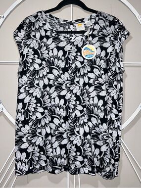 NWT C&C California Black & White Linen Floral Short Sleeve Top